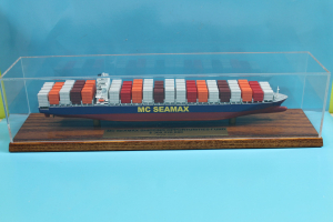Containership MC Seamax full hull (1 p.) in showcase from Conrad